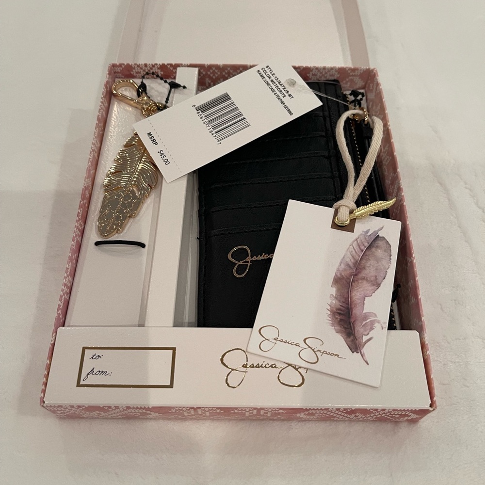 CLOSET CLOSEOUT SALE - Jessica Simpson Wallet & Keychain Set - mint condition!